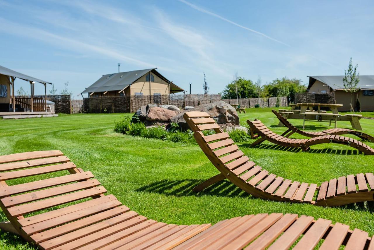 Hencote Vineyard Glamping Village Shrewsbury Exteriör bild